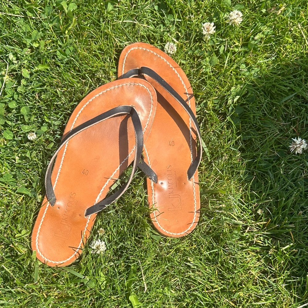 KJ Kjacques Leather Flip Flop Sandals with Black Straps 40